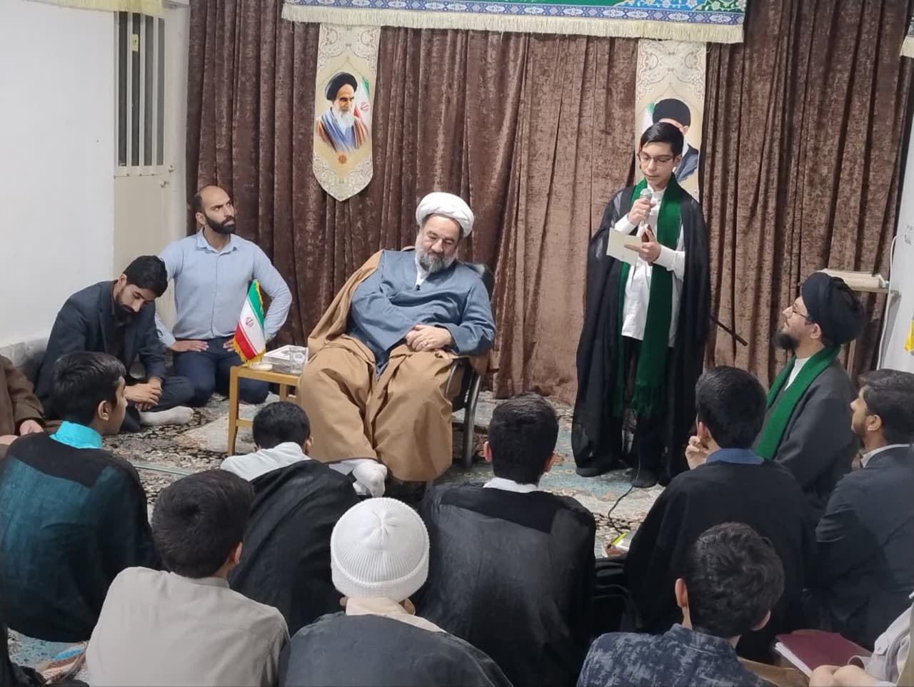  حضور حضرت آیت الله محامی (دام ظله) در جمع طلاب حوزه علمیه الزهراء (سلام الله علیها)
