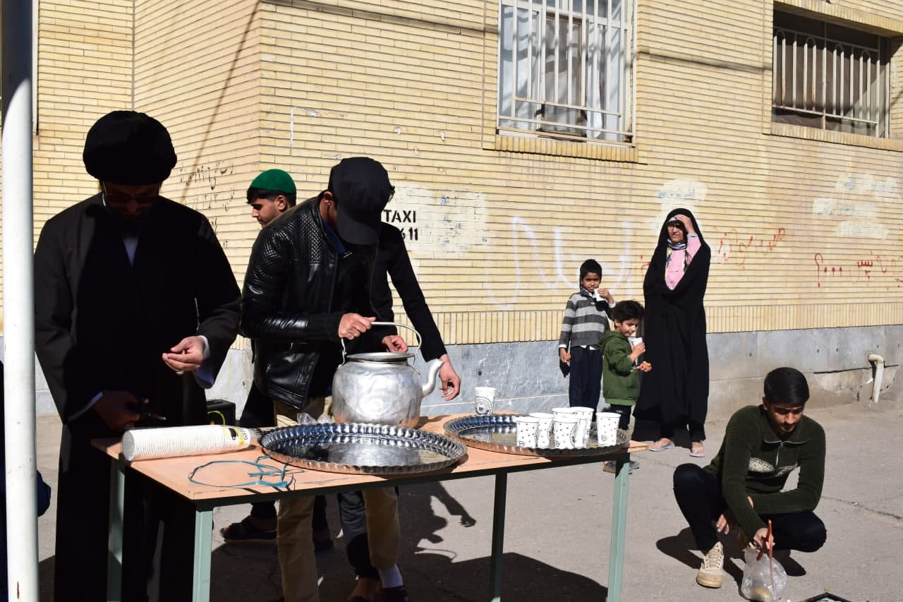  ایستگاه صلواتی روز شهادت حاج قاسم عزیز رحمه الله در تنگه احد ایران