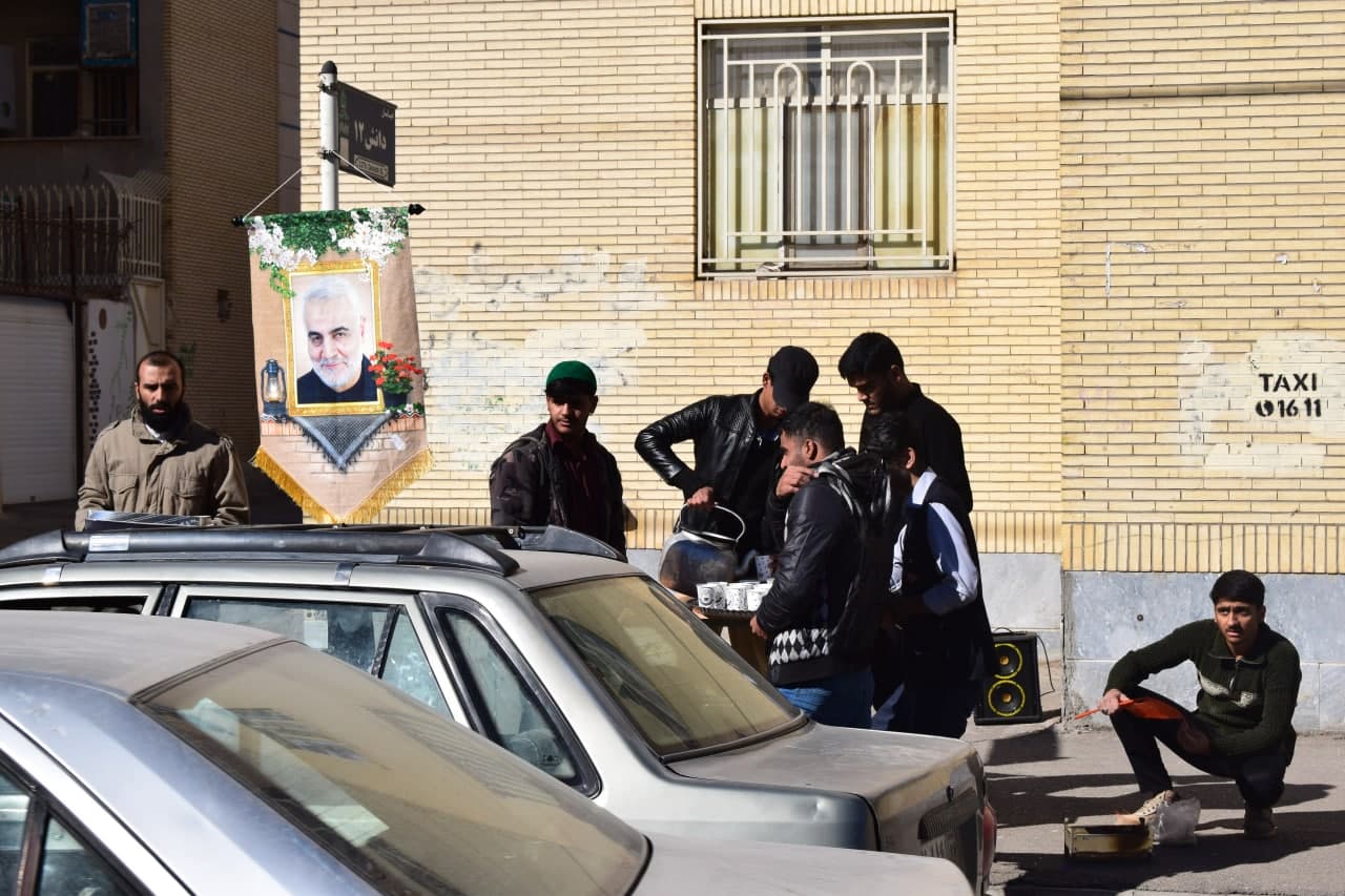  ایستگاه صلواتی روز شهادت حاج قاسم عزیز رحمه الله در تنگه احد ایران